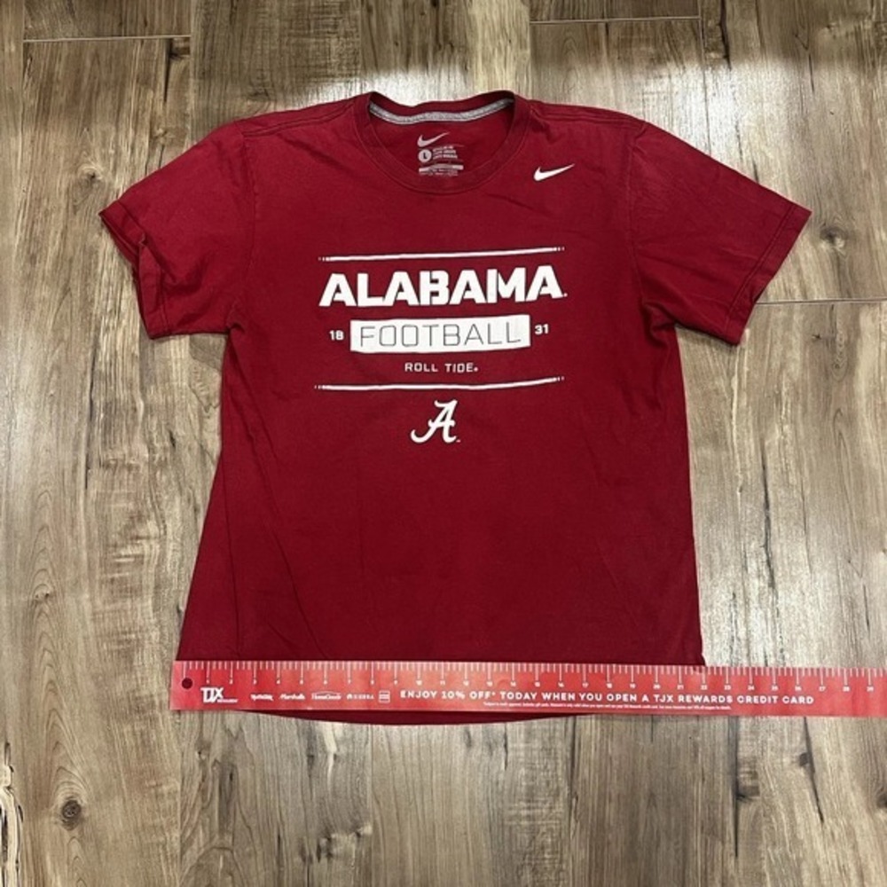 Nike Alabama Crimson Tide Red Graphic Print‎ Tshirt Adult Size Large
